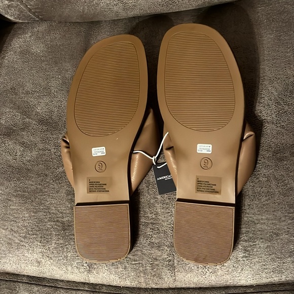 American Eagle Flip Flop Sandals Size 9 New with Tags - Picture 2 of 8
